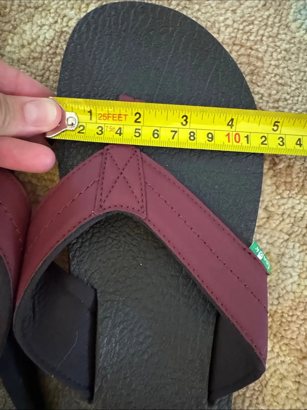 Sanuk Men's Burgundy Strap Black Footbed Sandals size 10